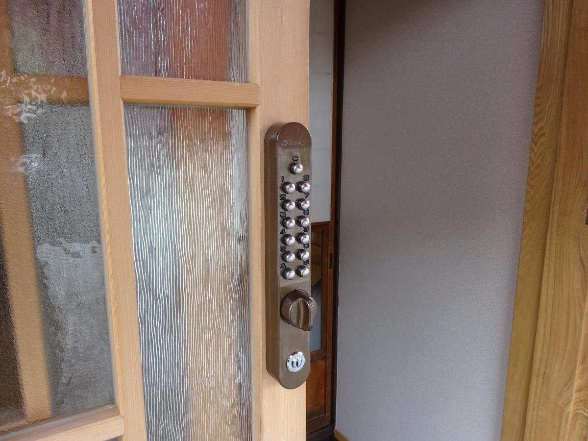 Guesthouse Arakura Фудзиёсида Экстерьер фото